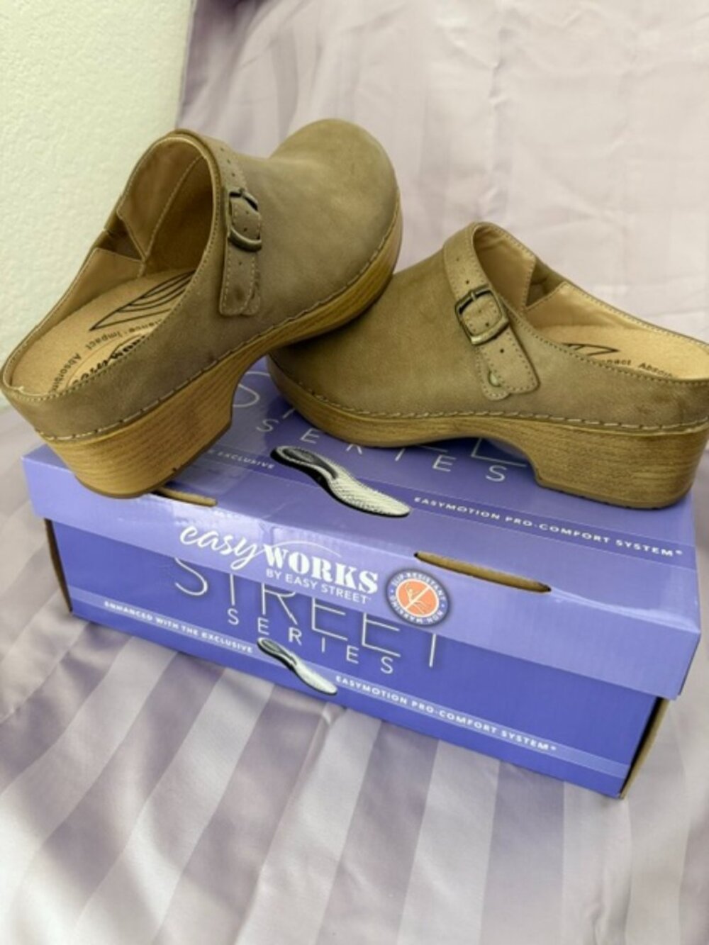 Women's  Easy Street  Shoes 8.5